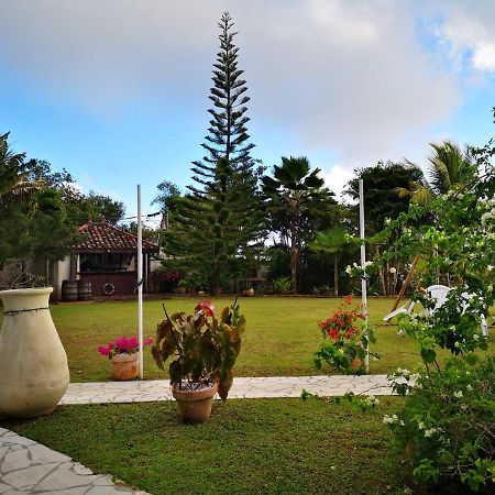 Bungalow Maelie ลา ทรินิเต ภายนอก รูปภาพ